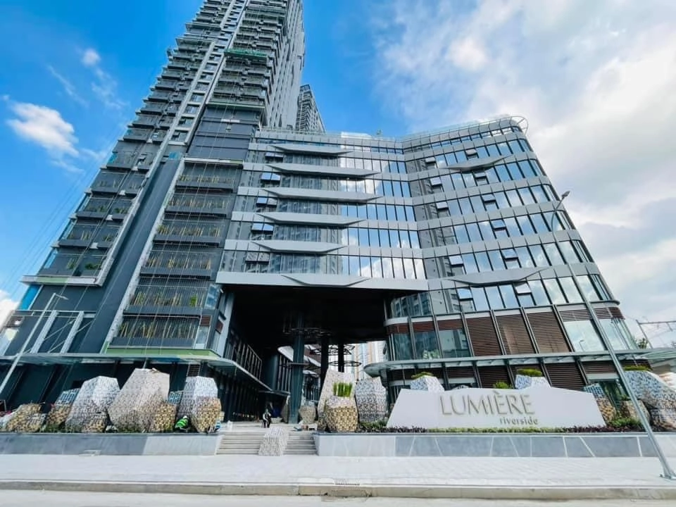 Mặt ngoài dự án lumiere