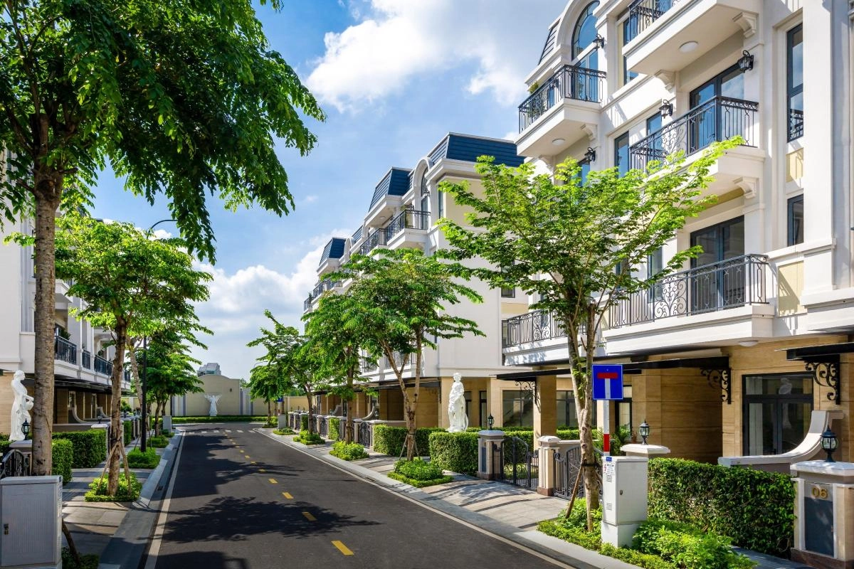 NHÀ PHỐ CLASSIA G13